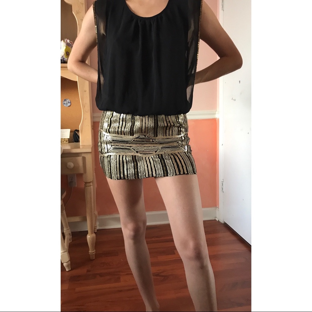 Moon Collection black and gold mini dress ✨